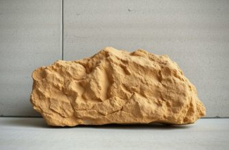 Туф: легкий и пористый камень для облицовки фасадов